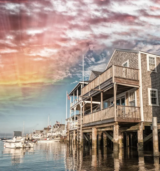 Houses  at Nantucket on water — Stock Photo, Image