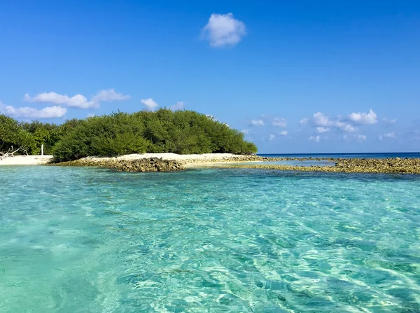 Пляжі Rasdhoo острова, Мальдіви — стокове фото