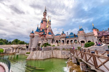 Paris 'teki eğlence parkı.