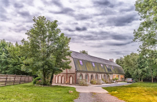 Gamla hus i franska landsbygden — Stockfoto