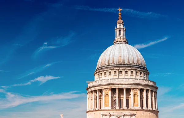 St Paul Cathedral dome in London — Stock Photo, Image