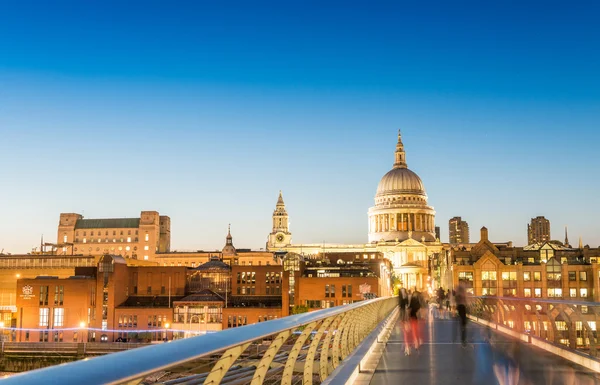 Horizonte nocturno de Londres — Foto de Stock