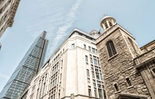 现代与老建筑的伦敦 — 图库照片