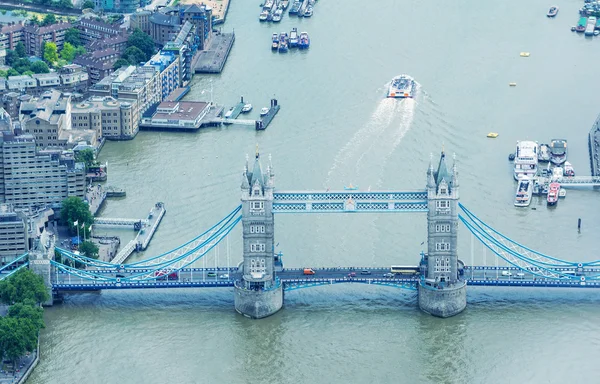 Flygfoto över tower bridge i london — Stockfoto