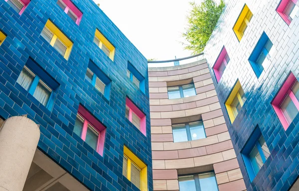 Colourful apartment building — Stock Photo, Image