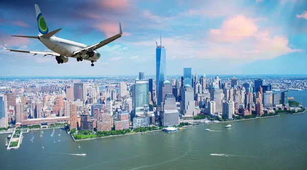 Літаки над Нью-Йорку — стокове фото