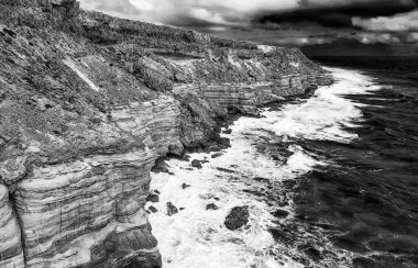 Doğal Köprü 'nün nefes kesici kuş bakışı görüntüsü, Kalbarri Ulusal Parkı' nın jeolojik harikası..