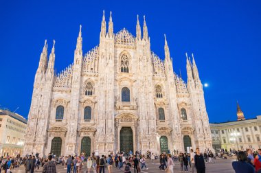 Milano Katedrali'ne turist