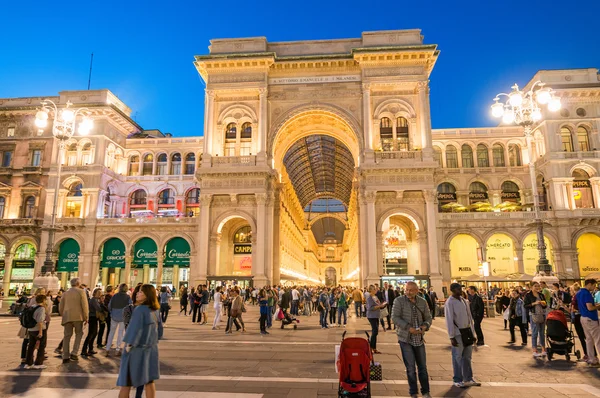 Galleria Vittorio Emanuele, Milan turist — Stok fotoğraf