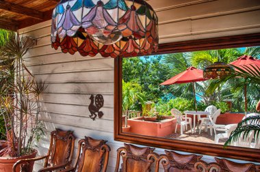 Modern kafenin gündüz görüşü