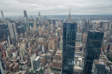 Manhattan şehir merkezinin kuşbakışı görüntüsü mimariyi, sokakları ve kentsel düzeni vurguluyor. 