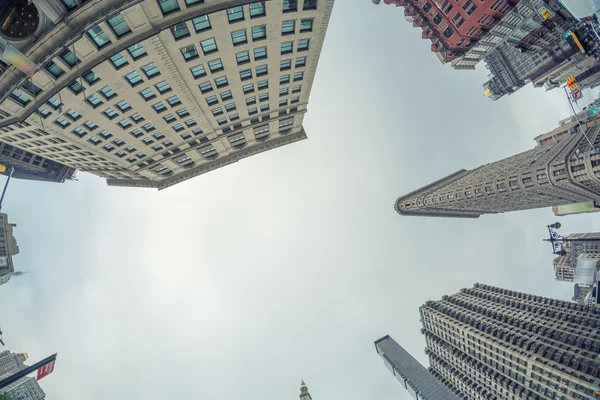 Manhattan skyscrapers underneath view — Stock Photo, Image