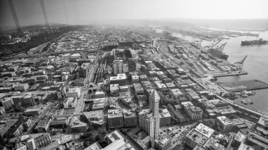 Güneşli bir günde Seattle 'ın gökyüzü manzarası.