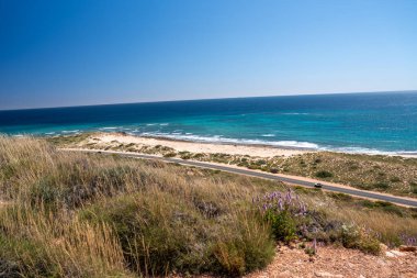 Exmouth Ningaloo Batı Avustralya 'nın doğal kıyı ve göl manzarası havadan bakıldığında ele geçirildi.