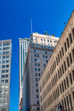 New Orleans binalarının sokak manzarası tarihi mimari ve şehir hayatını gözler önüne seriyor..