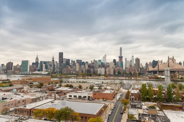 Hermoso horizonte de Manhattan visto desde Queens — Foto de Stock