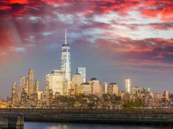 Splendido skyline notturno di Lower Manhattan da Jersey City — Foto Stock