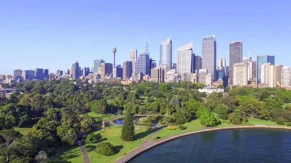 Sydney. Vue aérienne panoramique sur la ville par une belle matinée — Photo