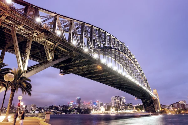 Sydney Harbour Bridge bei Nacht — Stockfoto