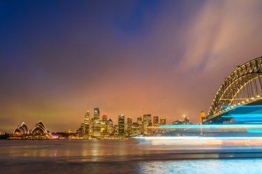 Sydney Harbour gece zaman Panorama Kirribilli görüntülendi