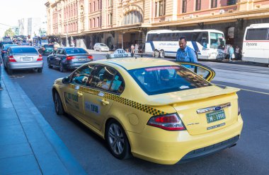 Melbourne Avustralya - 10 Ekim 2015: Melbourne dallamalar takside