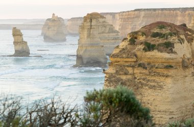 Oniki Havariler taşlara Avustralya günbatımı Great Ocean Road, Victoria boyunca -