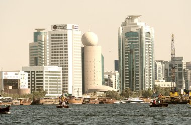 Dubai creek gökdelenler ile