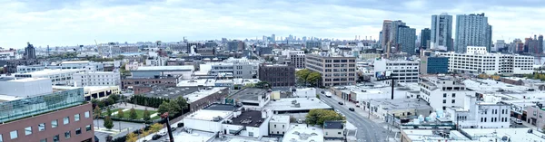 QUEENS, NEW YORK - OCTOBER 24, 2015: Panoramic view of Queens bu — Stock Photo, Image