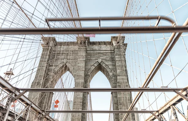 De Brooklyn Bridge road niveau — Stockfoto