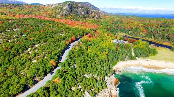 Hermosos colores del follaje de Nueva Inglaterra. Vista aérea de pájaro —  Fotos de Stock