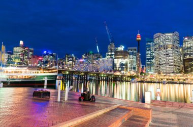 Hayatım Sydney Harbor geceleri