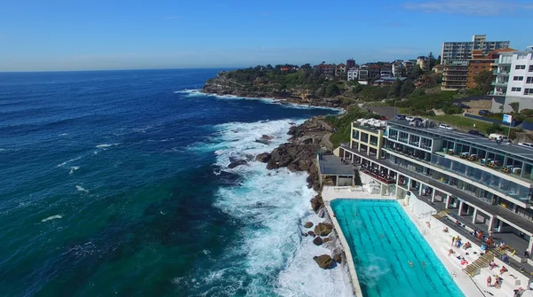 Piękny widok z plaży Bondi w Sydney — Zdjęcie stockowe