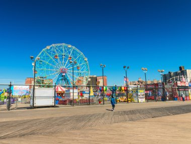 Brooklyn, New York - Ekim 20: Coney Adası onun boardwal için bilinen