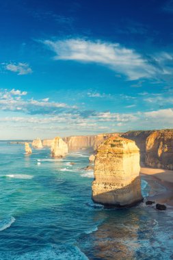 Oniki Havariler taşlara Avustralya günbatımı Great Ocean Road, Victoria boyunca -