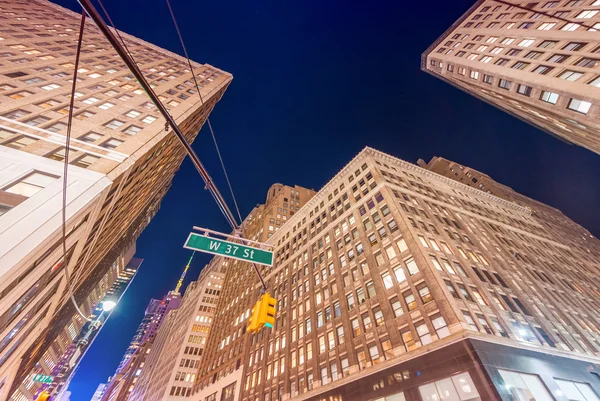 Nacht Street View von Midtown Manhattan, New York — Stockfoto