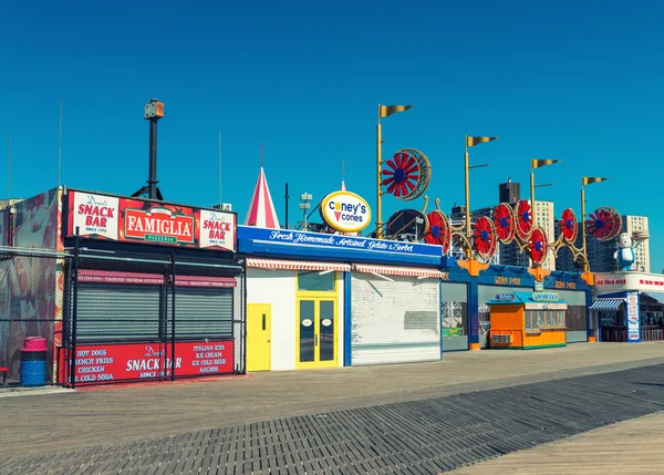 BROOKLYN, NEW YORK - OCT 20: Coney Island known for its boardwal — Stock Photo, Image