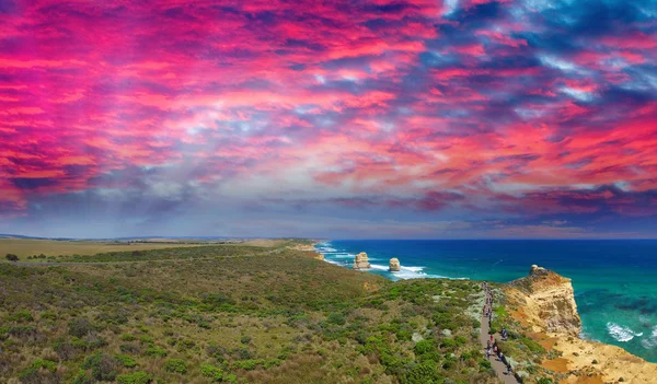 Tolv apostlar stenar i Australien vid solnedgången längs Great Ocean Road, Victoria - — Stockfoto