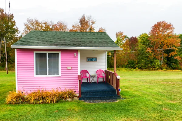 Casas coloridas en un prado — Foto de Stock