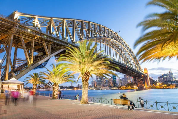 Magnificenza del Sydney Harbour Bridge al tramonto — Foto Stock