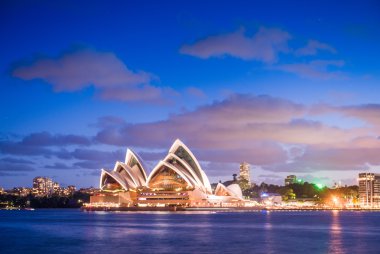 Sydney Opera Binası