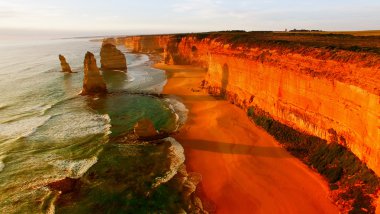 Oniki Havariler taşlara Avustralya günbatımı Great Ocean Road, Victoria boyunca -