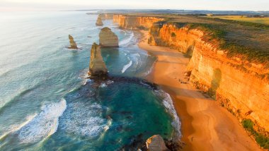 Oniki Havariler taşlara Avustralya günbatımı Great Ocean Road, Victoria boyunca -