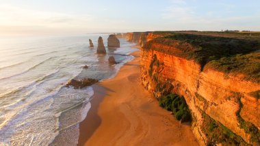 Oniki Havariler taşlara Avustralya günbatımı Great Ocean Road, Victoria boyunca -