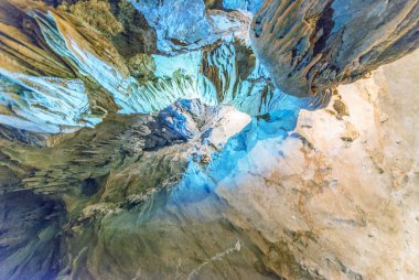 Damlataş oluşumları - Jenolan mağaraları