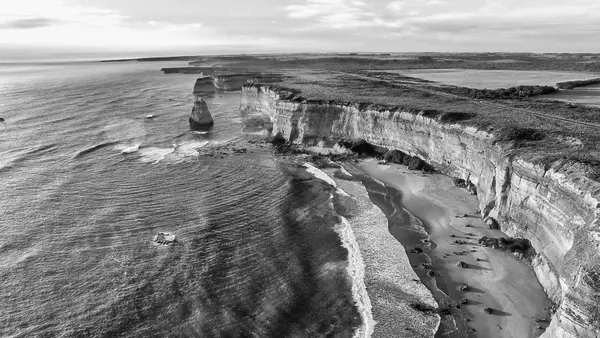 Oniki Havariler taşlara Avustralya günbatımı Great Ocean Road, Victoria boyunca - — Stok fotoğraf