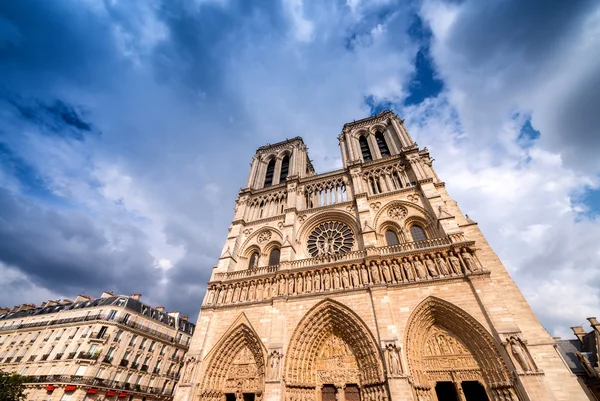 Fachada de Notre Dame - Monumento a París —  Fotos de Stock