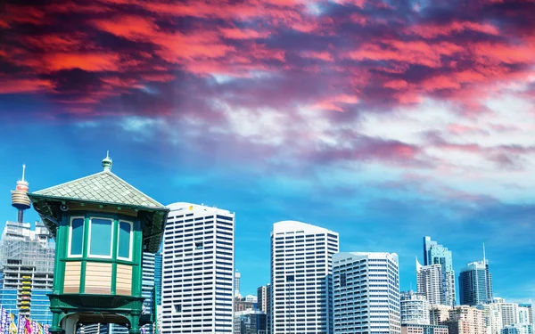 Darling Harbour, Sydney. Binaların güzel panoramik bir — Stok fotoğraf