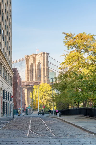 Beautiful side view of Brooklyn Bridge, detail on a sunny day — Stock Photo, Image