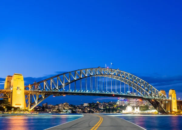 Sydney için asfalt yol. Tatil ve seyahat kavramı — Stok fotoğraf