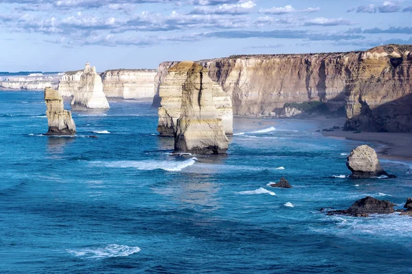 Doce Apóstoles rocas en Australia al atardecer en Great Ocean Road, Victoria  - —  Fotos de Stock